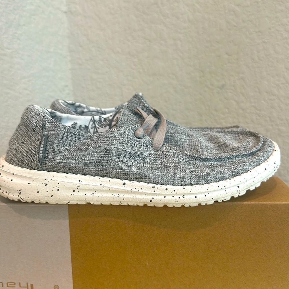 Hey Dude Wendy silk moon slip on size 7 women’s